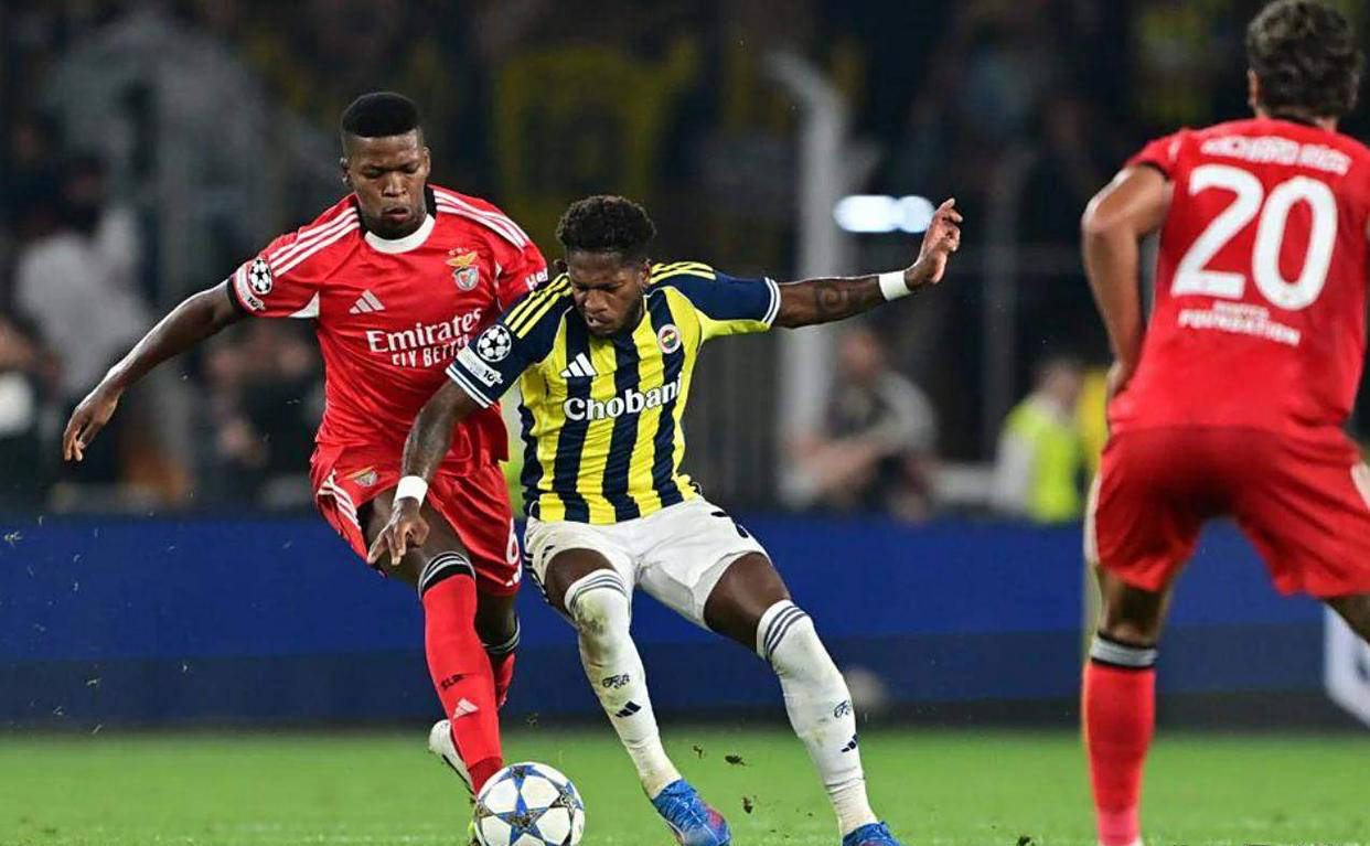 爱游戏官方网站 -雷恩关键战绝杀压哨；志在荷甲名次提升；悬念犹存；赛程密集仍需轮换的简单介绍