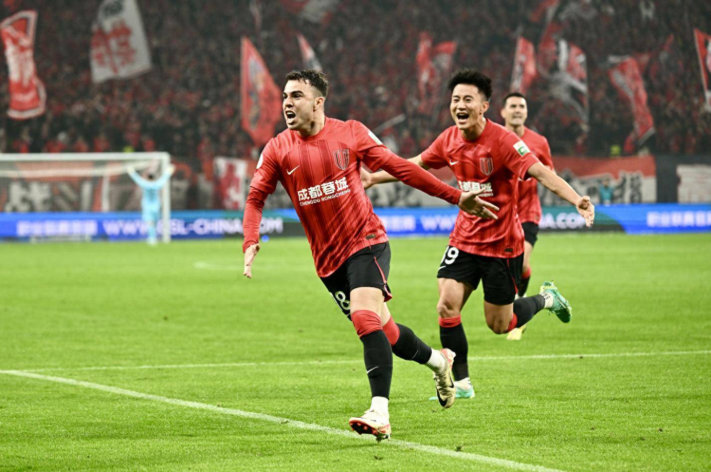 成都蓉城发布备战花絮，今晚远射贴柱，NBA常规赛任务艰巨，高层口径保持一致的简单介绍