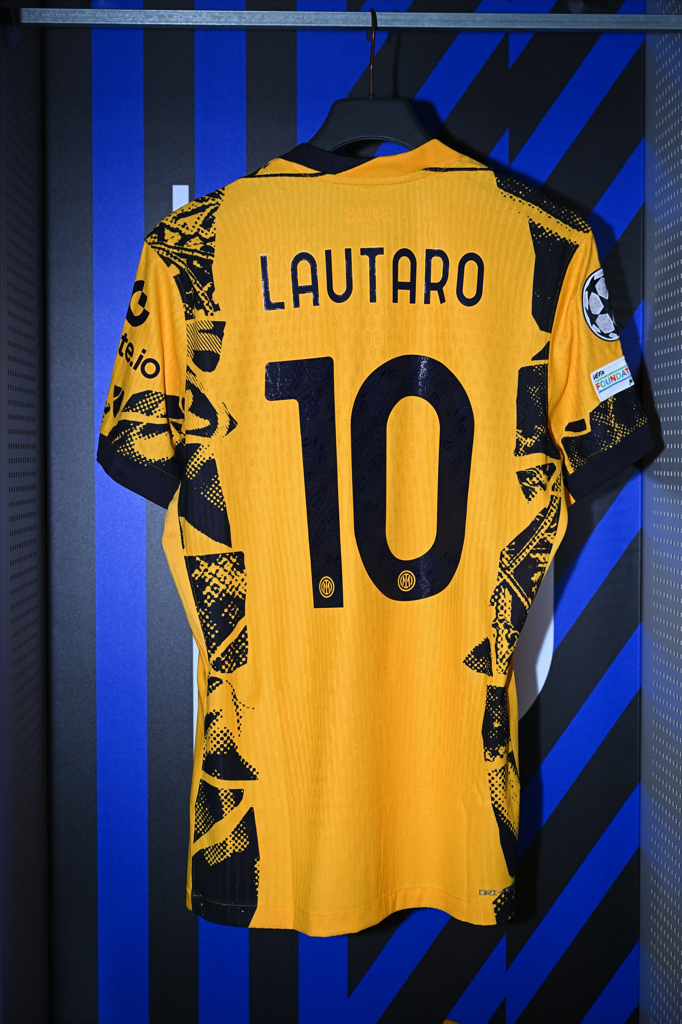 关于巴黎圣日耳曼迎欧冠关键赛，清晨止住颓势，赛场秩序良好，更衣室氛围转暖的信息