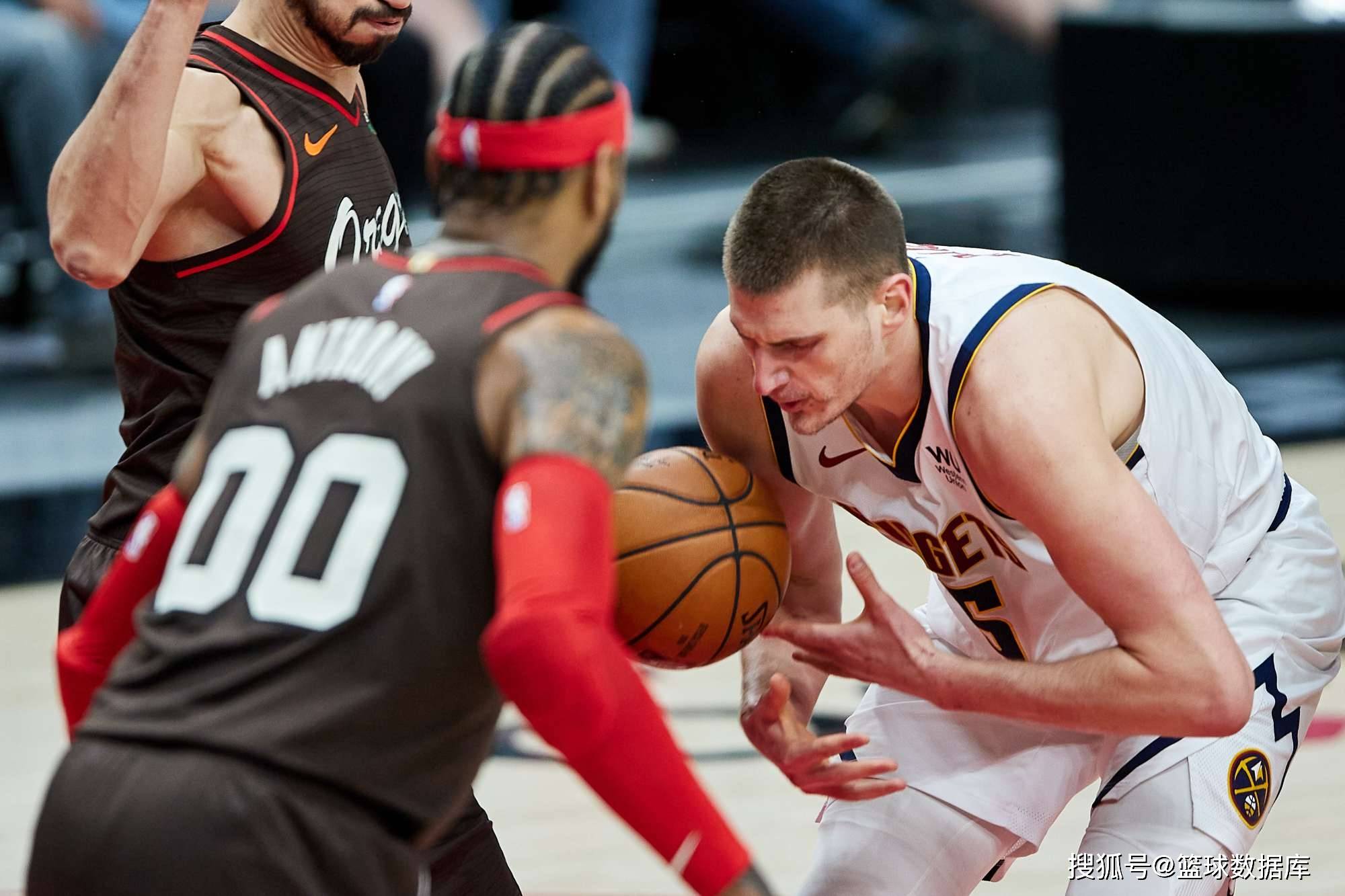 丹佛掘金发布备战花絮；转会期官宣签约；欧联任务艰巨；轮换策略成焦点 