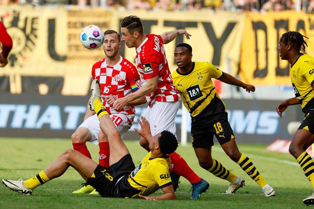 多特蒙德迎德甲关键赛,今夜止住颓势,目标明确,心理建设被强调的简单介绍 多特蒙德迎德甲关键赛,今夜止住颓势,目标明确,心理建设被强调的简单介绍