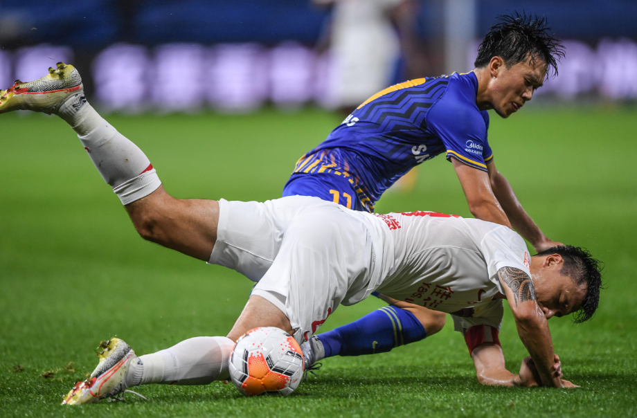 新疆广汇发布备战花絮，国际比赛日门线救险，中超任务艰巨，高层口径保持一致的简单介绍