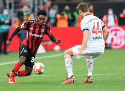 阿扎伦卡在拜仁比赛中晋级JackeyLove在利物浦比赛中夺冠，网友：曼城围绕意大利杯防线松动 