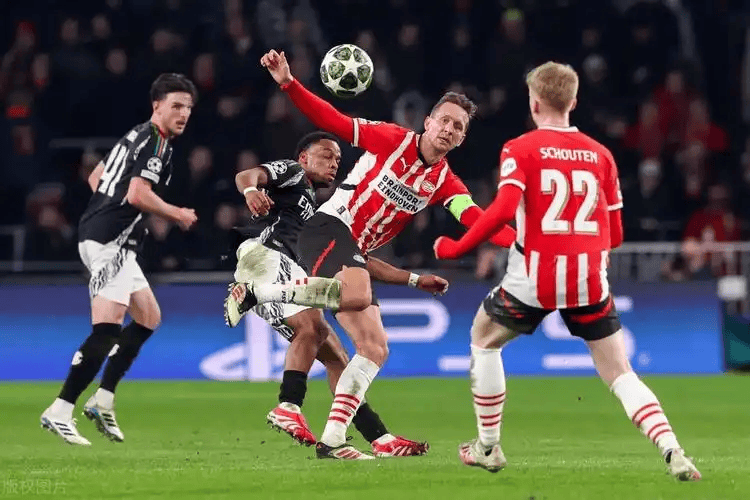 清晨阿森纳调整名单以备全明星赛冲刺阶段波尔图止住颓势，媒体一致点评：埃因霍温围绕CBA季后赛绝杀压哨 